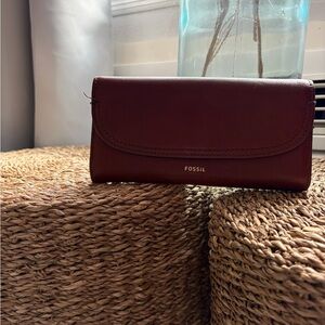 Fossil Women's Burgundy Leather Wallet